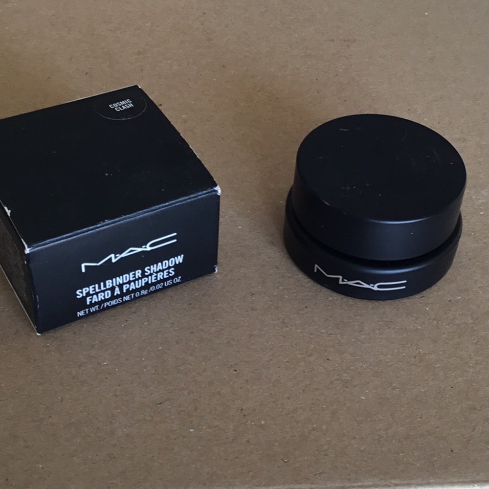 MAC Spellbinder Shadow in Cosmic Clash